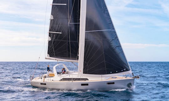 Oceanis 41.1 Sailing Yacht Charter in Alimos, Greece