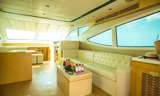 63F Yacht rental in Sanya