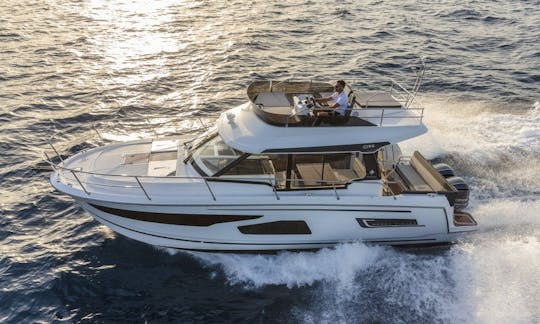 Merry Fisher 1095 FLY/2020 Motor Yacht for Charter in Sukošan, Croatia