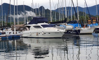 Charter Ferretti 43' Fly à Angra dos Reis, Rio de Janeiro