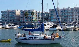 Beautiful 28' Ericson Sailboat for Charter in Marina del Rey