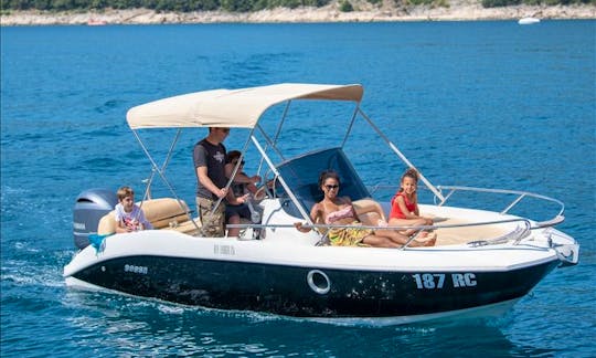 Sessa Key Largo Speedboat for Rent in Rabac, Croatia