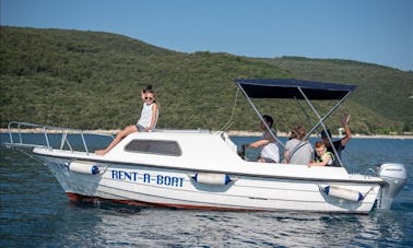 Croisière à bord du bateau à moteur Dalmatinka de 20 pieds en Croatie