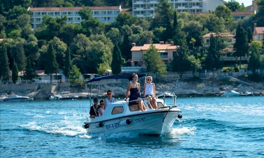 Cruise Aboard the Dalmatinka 20' Powerboat in Croatia