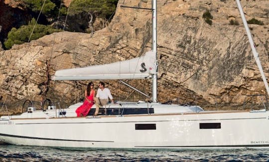 Oceanis 38.1 Cruising Monohull Charter in Lefkada, Greece