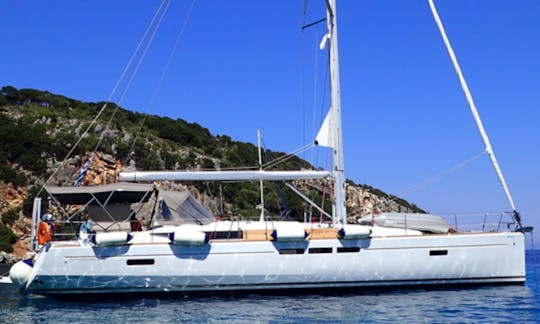 Jeanneau Sun Odyssey 519 (2020/12 personnes/AC & GEN) yacht parfait au départ de Lefkas pour naviguer sur les îles Ioniennes, en Grèce