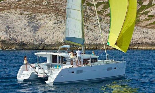 Charter a Lagoon 400 for 10 People in Alimos, Greece