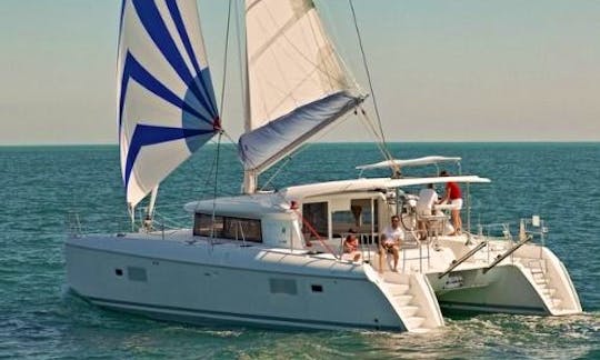 Lagoon 421 Bareboat Charter for 9 People in Lavrio, Greece