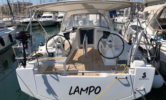 Charter 38ft "Lampo" Oceanis 38.1 Sailing monohull In Nettuno, Italy