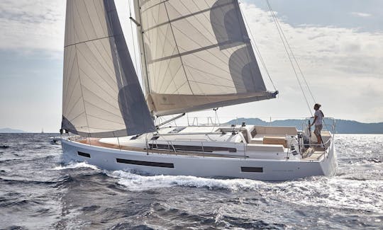 Charter the 49ft "Sventola" Sun Odyssey 490 Sailing Yacht in Nettuno