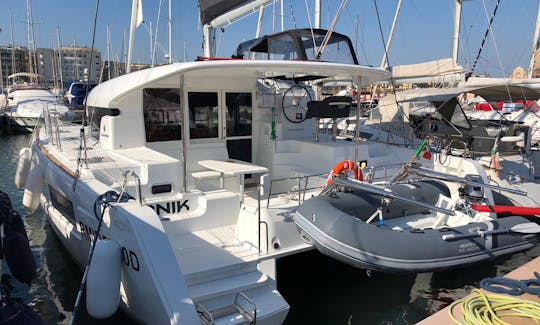Louez un catamaran à voile « Manik » Lagoon 40 de 40 pieds à Nettuno, en Italie