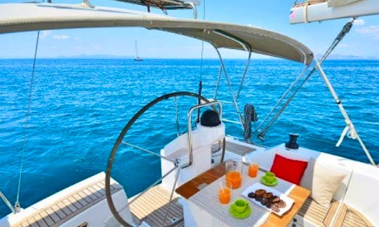 Hanse 325 Sailing Yacht Charter for 4 in Alimos, Greece