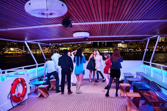 110ft Luxury Yacht Private Charter in NYC | 6-Course Dinner and Live Music