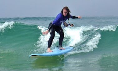 Aula de surf no norte de Portugal