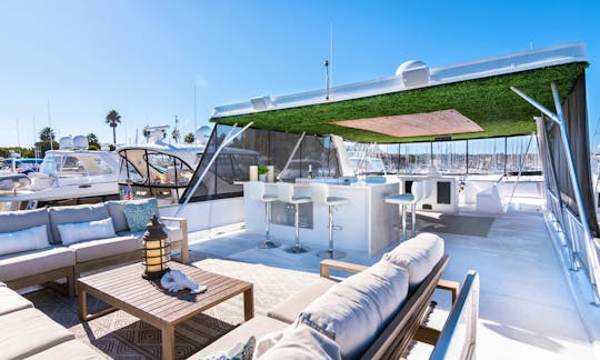 Top Deck Entertainment area for you and your guests to relax and enjoy the 360 degree view. Professional sound system throughout the boat.
