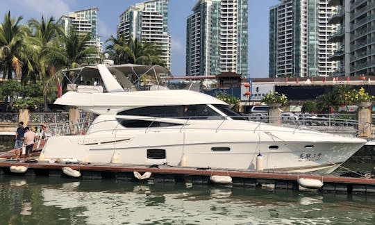 60F Luxury Yacht Rental in Sanya