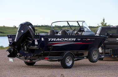 Tracker Pro Guide Fishing Boat for Rent in Asquith