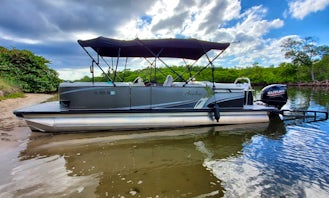 Amazing 26 Ft Pontoon Party pontoon in Fort Lauderdale