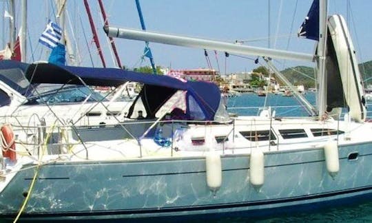 Alquiler de monocasco «Veni I» de 43' Sun Odyssey Cruising en Anatoliki Attiki, Grecia