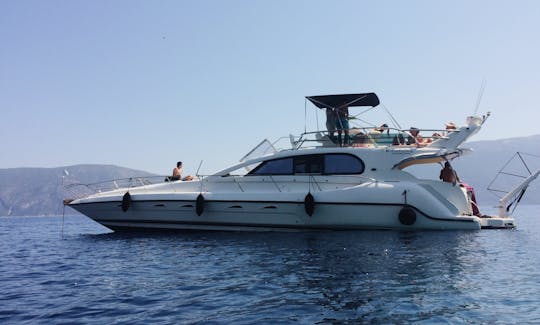 Louez un yacht de luxe de 54 pieds et explorez la mer Ionienne !