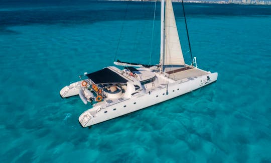 82' Cruising Catamaran For Charter in Cancún, Mexico For 65 Persons