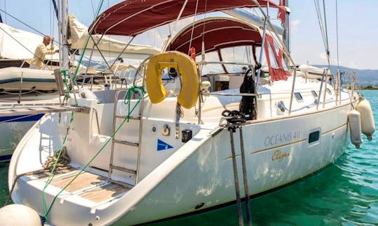 Beneteau Oceanis Clipper 411 Charter Cruising Monohull in Notios Tomeas Athinon