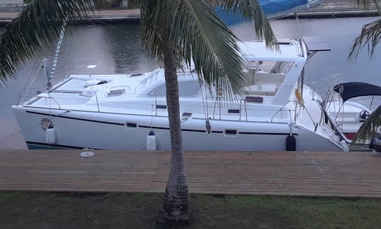 Leopard 38 Luxury Sailing Catamaran in Placencia, Belize