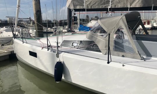 "Ma ‘Auva" Pogo 30 Sailing Yacht Charter in La Rochelle, France