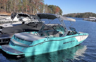 Mastercraft X22 Surf Boat for 13 guest $175/hr in Austin, Texas
