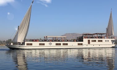 River Cruise in Gazirat Al Awameyah