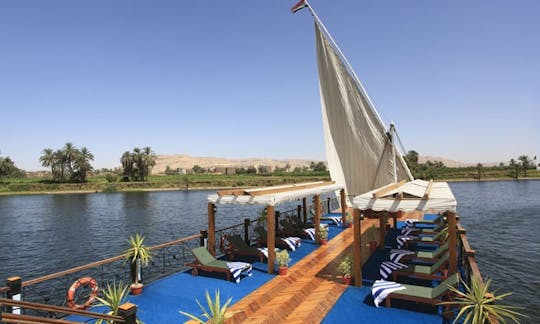 River Cruise in Gazirat Al Awameyah