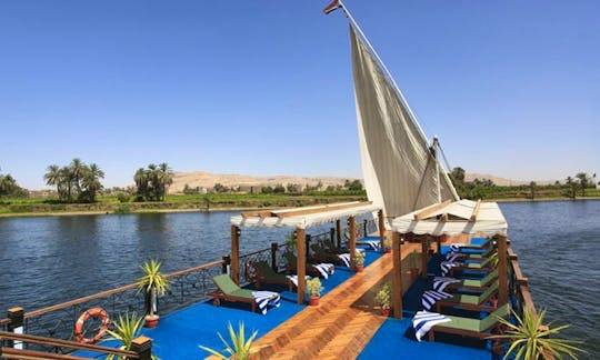 River Cruise in Gazirat Al Awameyah