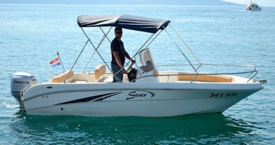 Hire Saver 341 Powerboat Holding 6 in Krk Island!