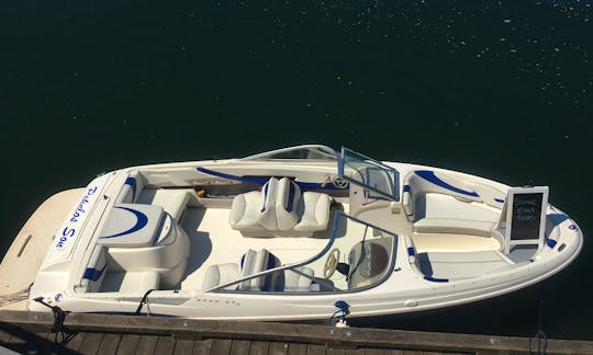 Maxum 20' Deck Boat for in Deep Cove, North Vancouver