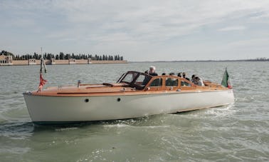 Excursão de meio dia/dia inteiro pela lagoa veneziana em barco clássico vintage 