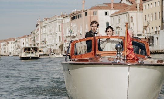 Half Day / Full Day Venice Tour on 31' Vintage Classic Boat 