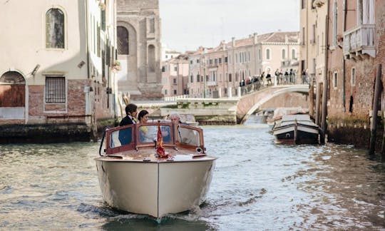 Half Day / Full Day Venice Tour on 31' Vintage Classic Boat 