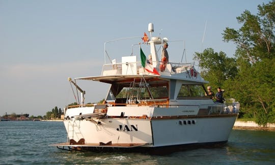 Half Day or Full Day Cruise through the Lagoon in Venezia on