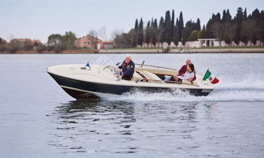 19' Classic Vintage Riva Rudy Boat - Full Day Tour from Venezia