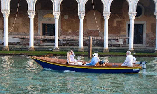 Experience the city of Venice, with your expert tour guide!