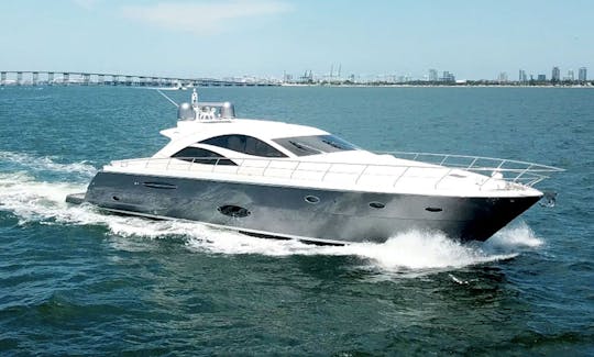 70' Uniesse Ultra Luxury Yacht for Charter in Miami Beach