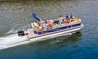 2019 Suntracker Pontoon 24' Party Barge for up to 12 people