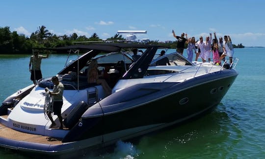 Yate Sunseeker de 55 pies para 12 personas en Cancún (moto acuática opcional #GMB55SSB)