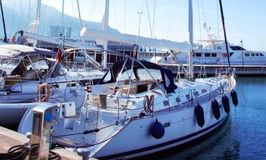 "Ninfea" Oceanis Clipper 523 Sailing Yacht Rental in Castellammare di Stabia, Campania