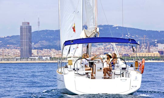 1-Hour Private Sailing Tour for 9 People in Barcelona, Spain!