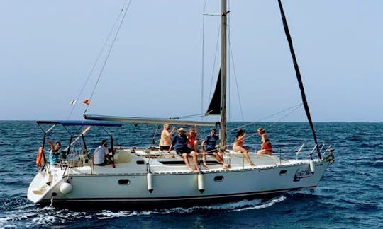 Admirez la beauté du sud de Tenerife avec le voilier Jeanneau Sun Odyssey de 37 minutes !