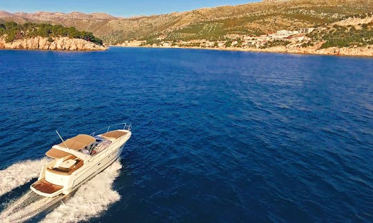 Jeanneau Leader 8 for Cruise around Dubrovnik