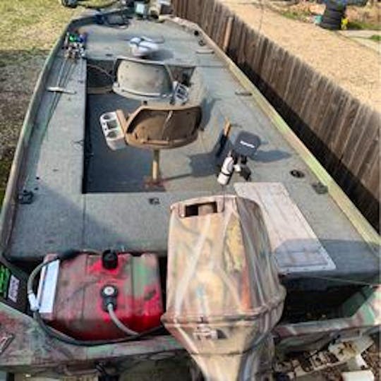 Fishing and Hunting Boat (Duck, Upland, Big Game)
