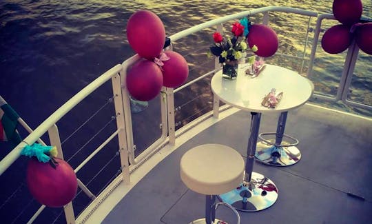 romantic boat tour for 2