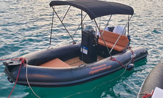 Fost Shadow 4.5m self-drive boat for rentals in Sifnos
